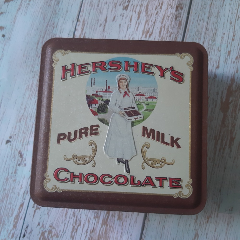 HERSHEY'S PURE MILK CHOCOLATE CAN1992 COLLECTIBLE